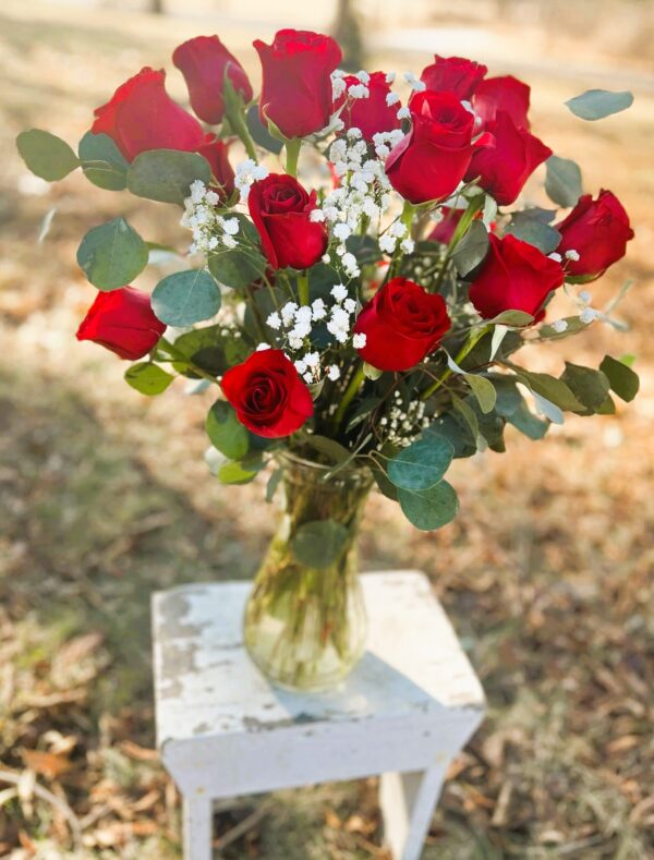 Dozen Rose Vase Arrangement - Image 2