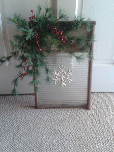 Old-Fashioned Christmas: A Decorative Washboard Workshop - Image 6
